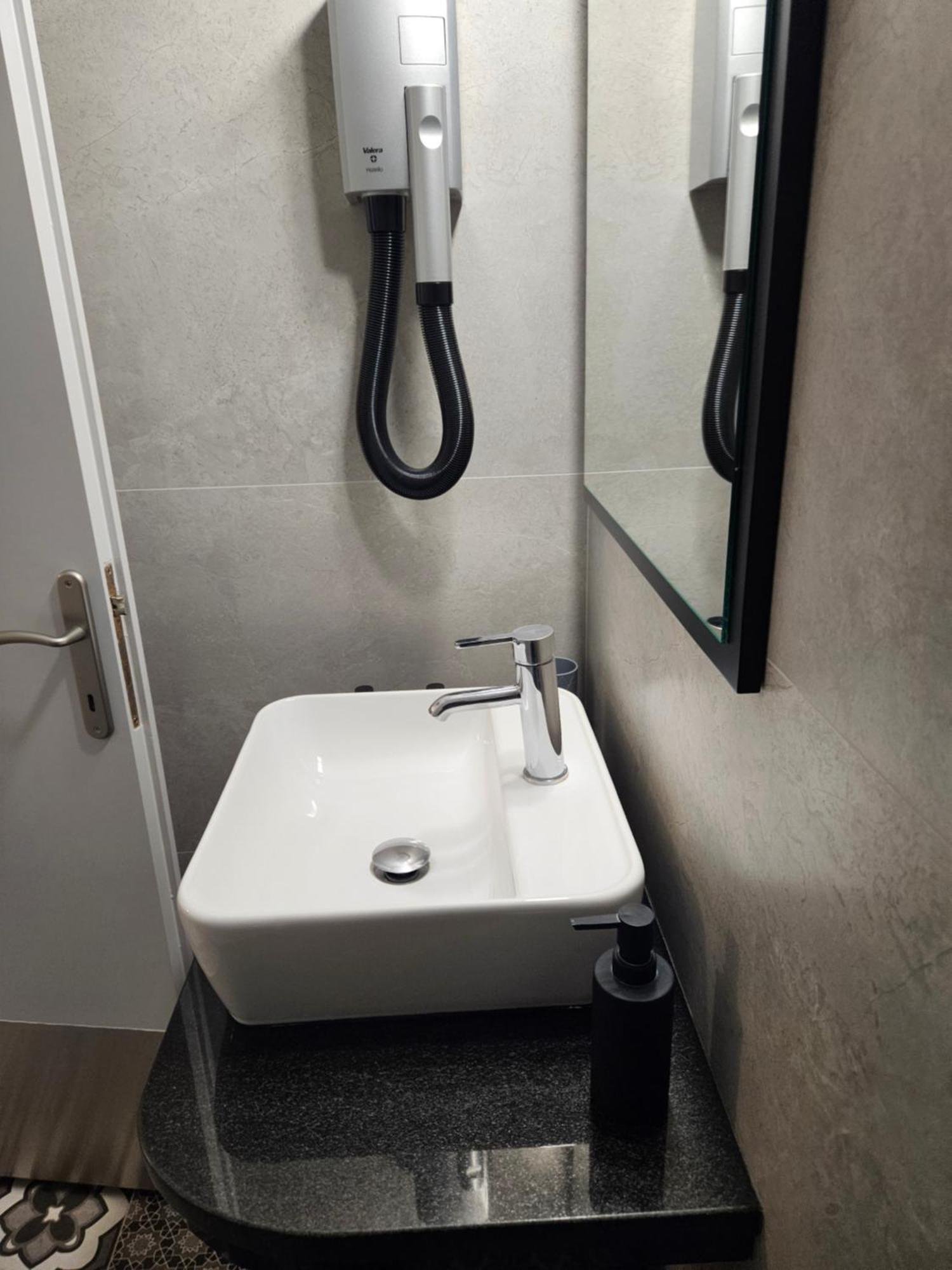 וולוס Hotel Anastasia מראה חיצוני תמונה